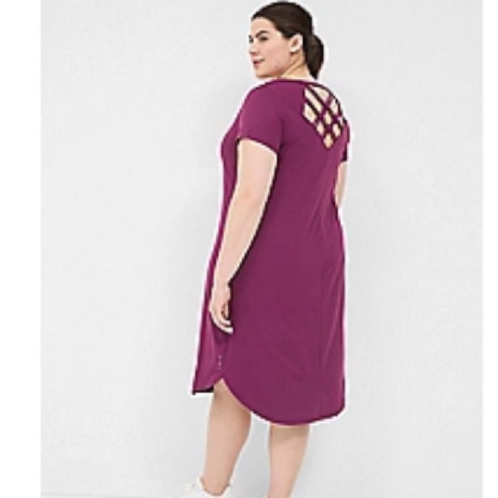 LIVI V-Neck Recycled LIVI Soft Macrame-Back Dress